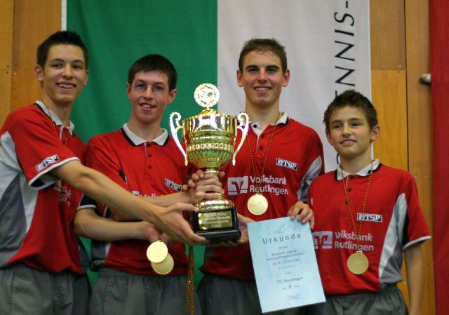 Der Jubel kennt keine Grenzen – Jungenmannschaft des TTC Reutlingen deutscher Meister